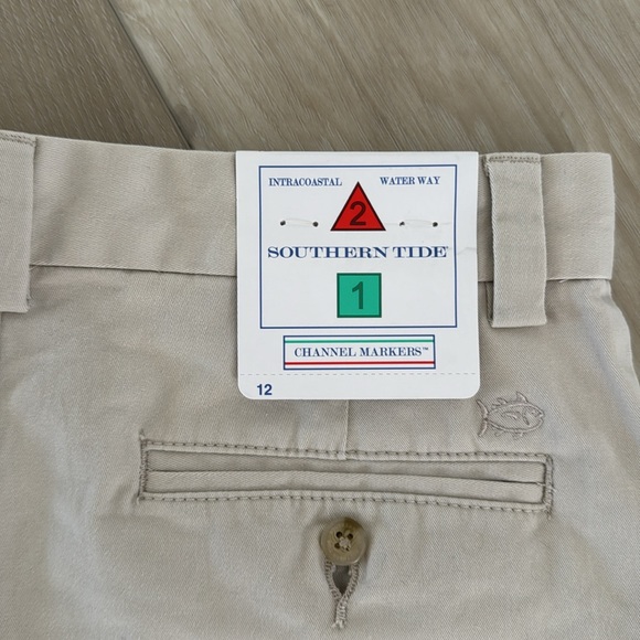 Southern Tide boy shorts new with tags - Picture 4 of 4